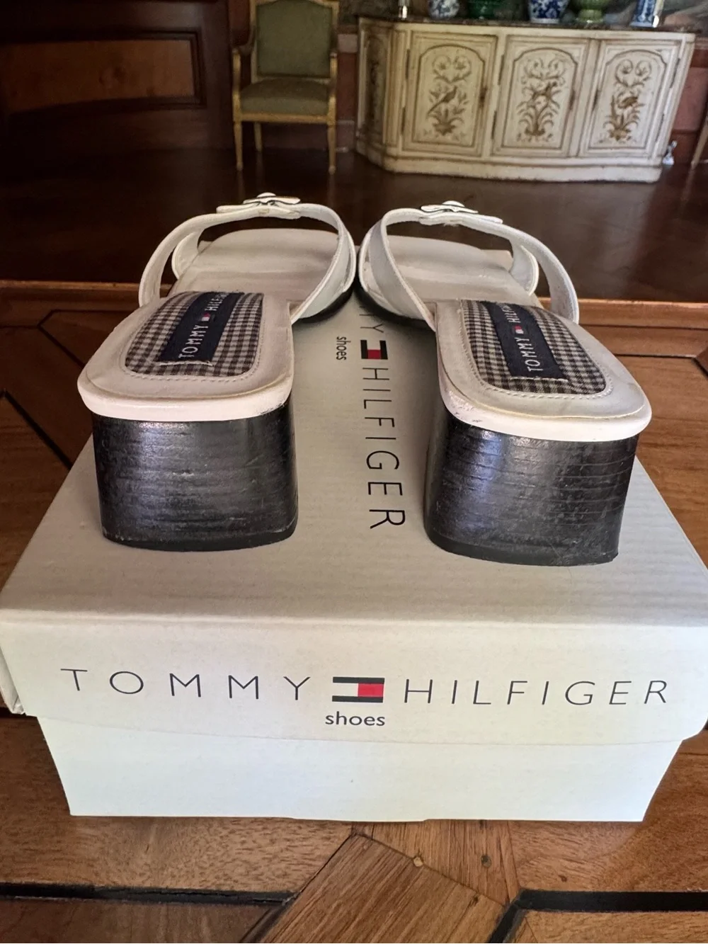 Tommy Hilfiger White Leather Buckle Thong Sandals